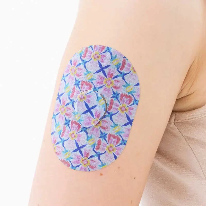 Dexcom G7 Patches on Arm Bild