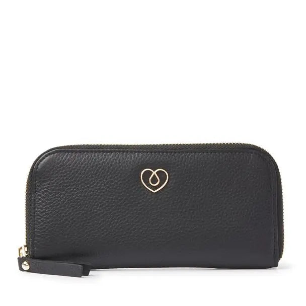 Black leather case for diabetics with gold heart emblem, protective and stylish for daily use. Bild