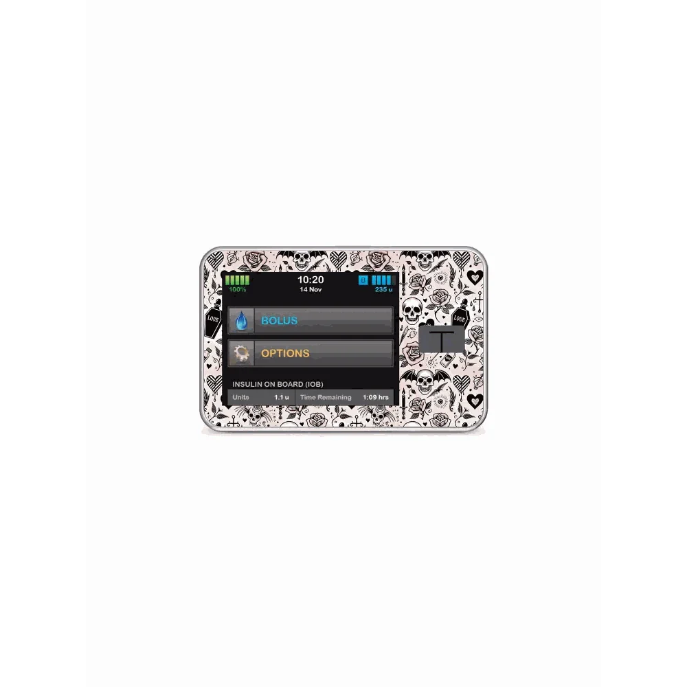 Insulin pump sticker with a black and white gothic Valentine's design featuring skulls, roses, and hearts for daily use. Bild