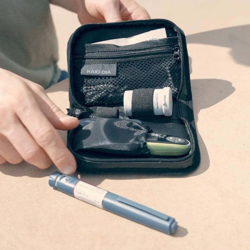 compact-glucose-meter-case.webp__PID:ebb6f4cb-08f7-49e1-8d9b-4e03cec7d311 Bild