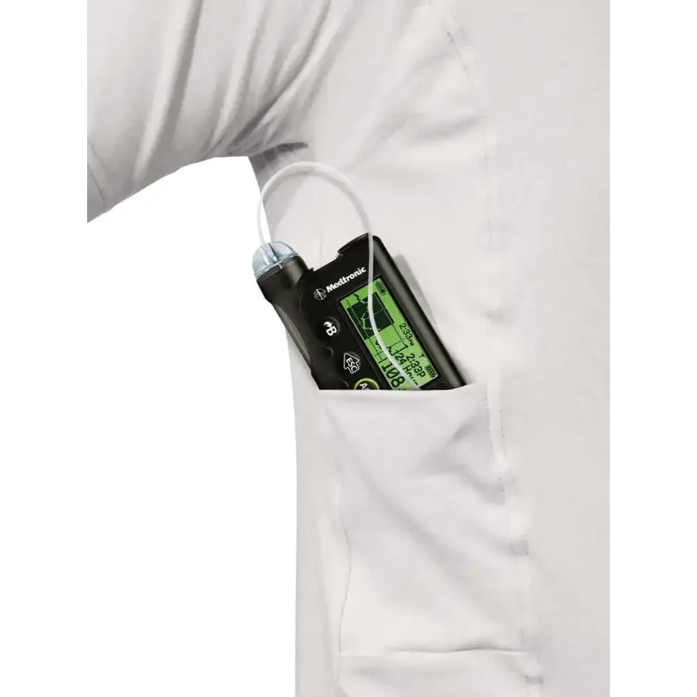 Insulin pump t-shirt with side pocket for Medtronic pump, white color.