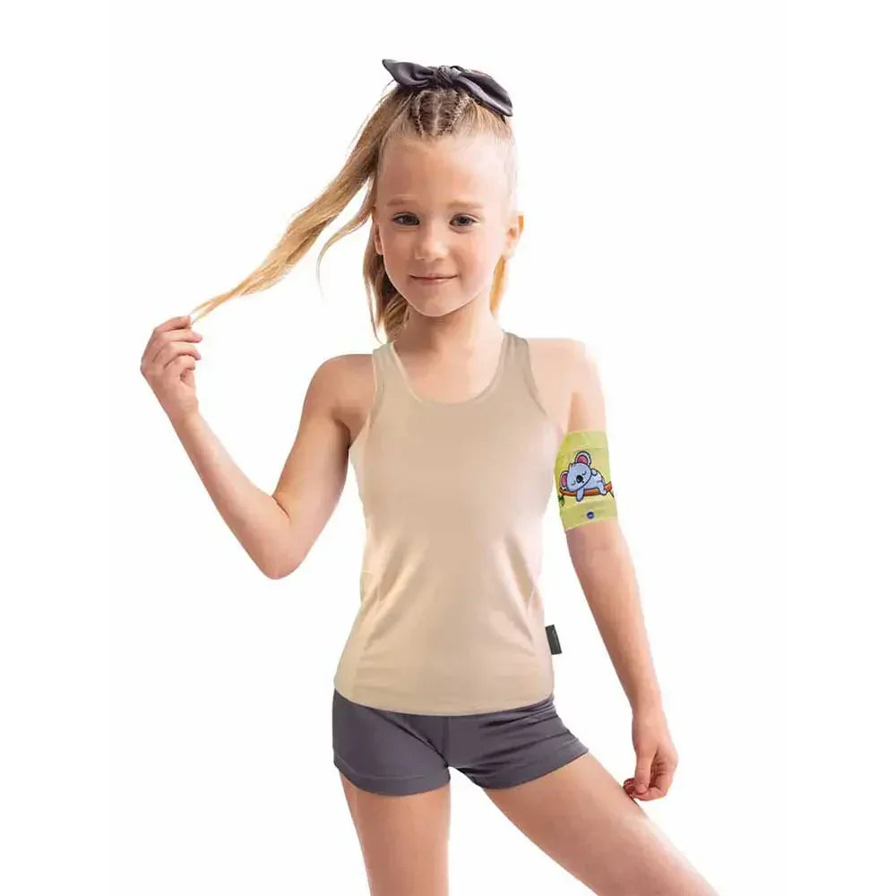 Children's tank top for insulin pump with integrated pockets.